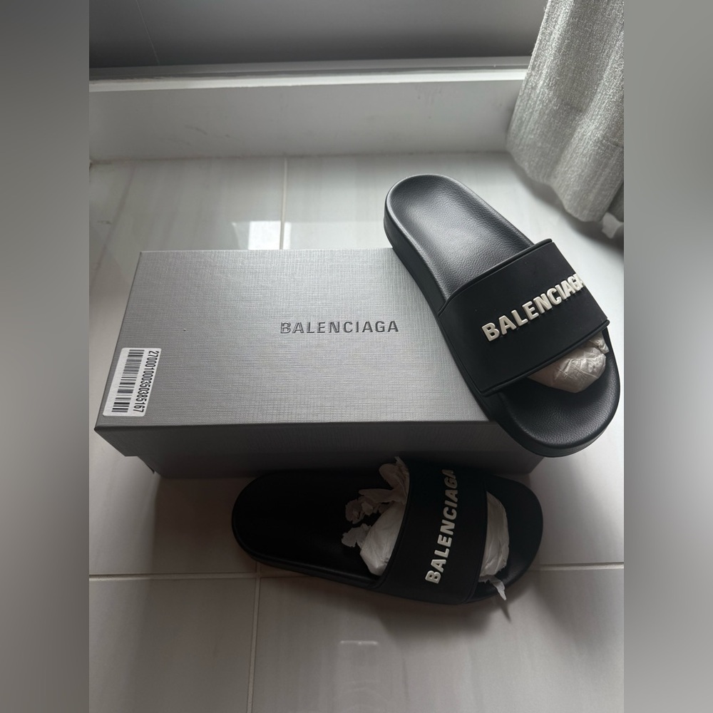 Unisex Balenciaga slides